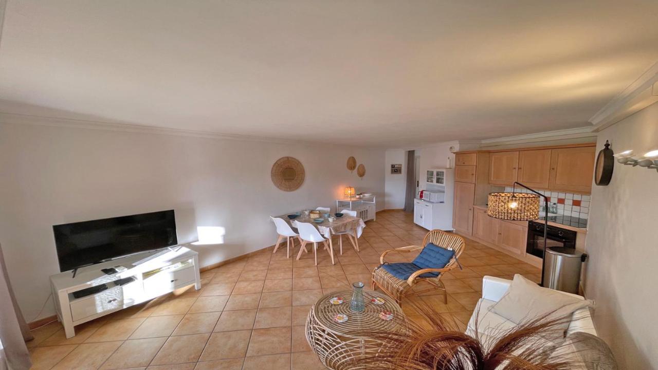 Appartement Les Pins Bleus A8 Sainte-Maxime Bagian luar foto
