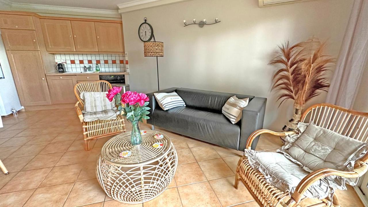Appartement Les Pins Bleus A8 Sainte-Maxime Bagian luar foto