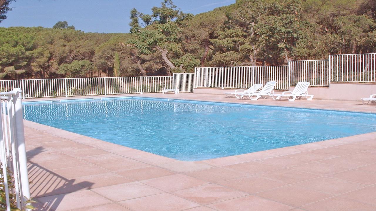 Appartement Les Pins Bleus A8 Sainte-Maxime Bagian luar foto