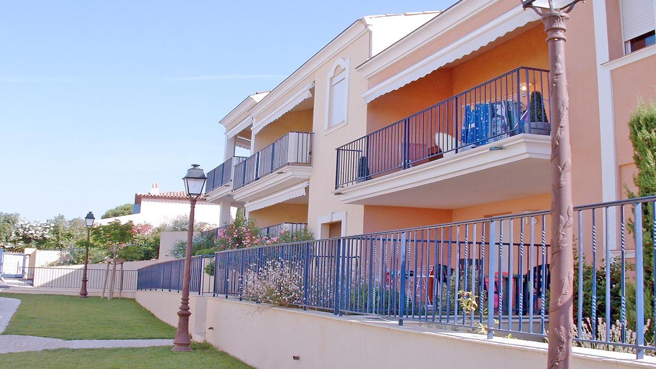 Appartement Les Pins Bleus A8 Sainte-Maxime Bagian luar foto
