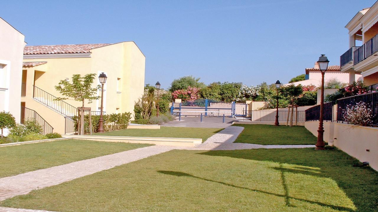 Appartement Les Pins Bleus A8 Sainte-Maxime Bagian luar foto